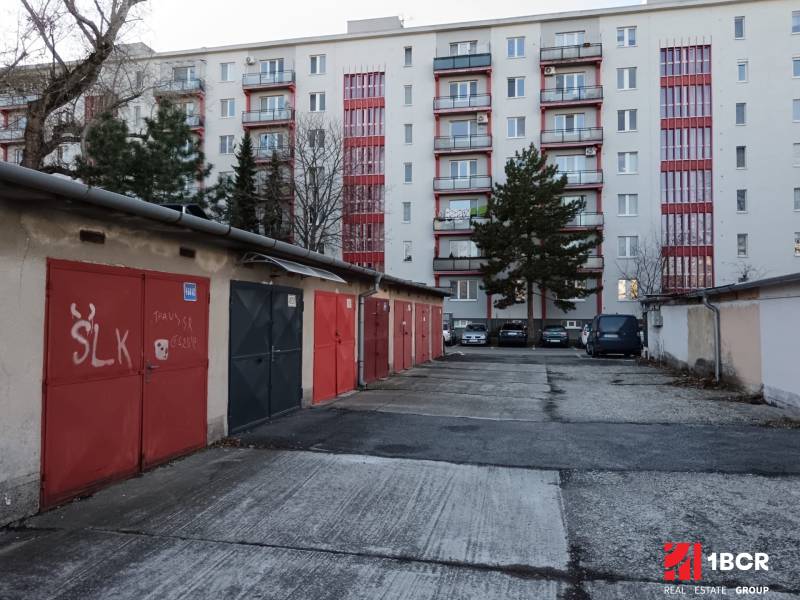 Haburska, garaž na predaj