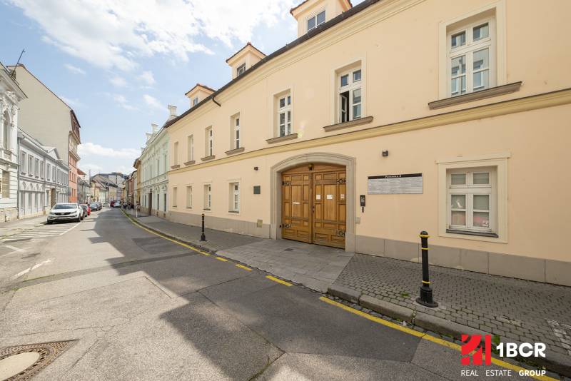 kancelarie Panenska 8 zmensene (27).jpg