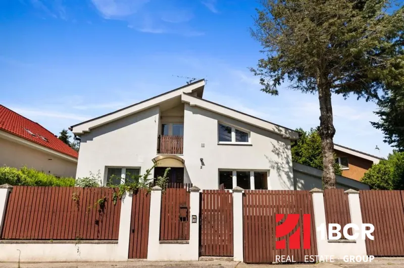 fW1WbbII4_fss (1).webp