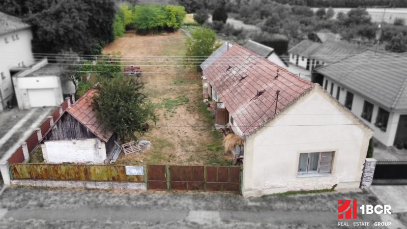 Pohľad z hora na dom.jfif